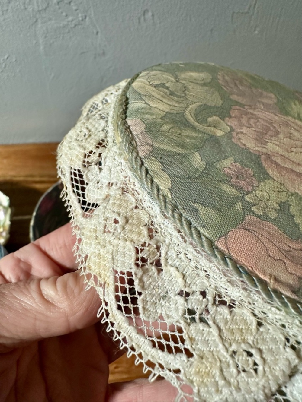 Vintage Floral Lace Decorative Round Storage Box - Green and Pink - Picture 8 of 9
